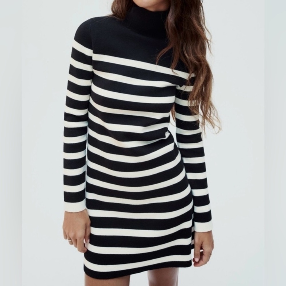 NEW Condition Zara Knit Mock Neck Dress Mini Long Sleeve Black and White Stripes